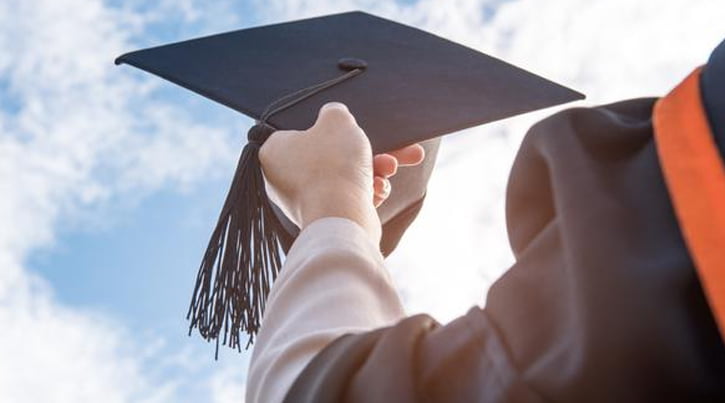Universite mezunlari baska islere yoneliyorv