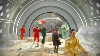 https www.thebrandplanet.compersil jel yeni kampanyasinda leke avini eglenceli bir sova donusturuyor.webp