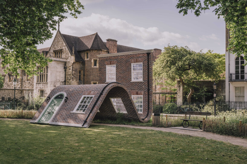 Alex Chinneck Tugla Cephe 1