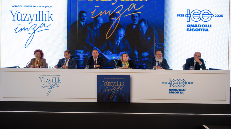 Anadolu Sigorta Yüzyıllık İmza Kitabı