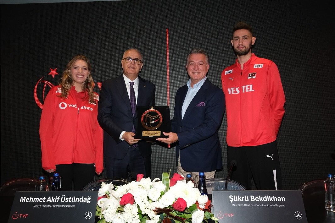 Mercedes-Benz Türkiye Voleybol Milli Takımları