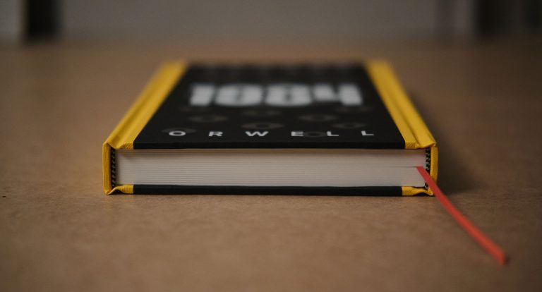 Orwell 1984 Sansurlu Kitap3