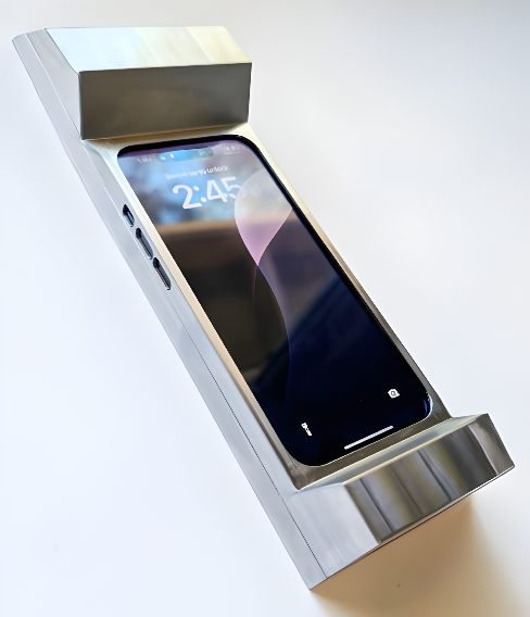 2,7 Kg iPhone Kılıfı Akıllı Telefon Bağımlılığına Ağırlığını Koyuyor 2 27 Kg iPhone Kilifi 2 1