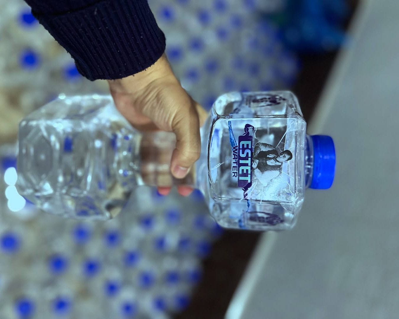 Dambıl Şeklinde Su Şişesi