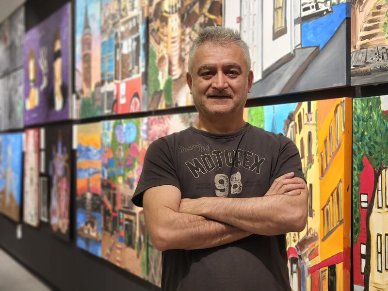 Gazi Selcuk bienal direktoru 1