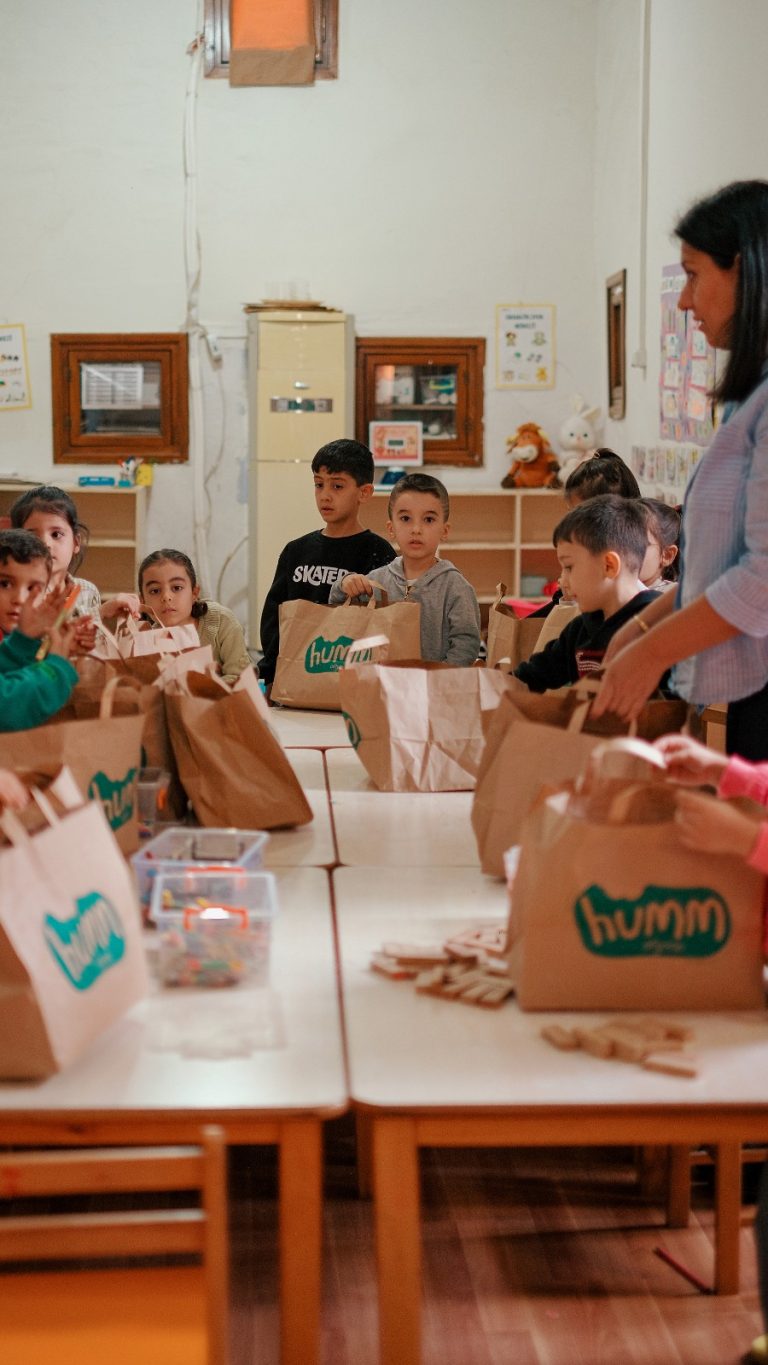 Humm Organic ve AÇEV’den Sağlıklı Gelecek Hamlesi: Her Çocuğun Sofrasına Organik Destek 2 Humm Organic ve ACEV 1