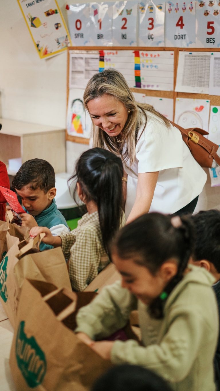Humm Organic ve AÇEV’den Sağlıklı Gelecek Hamlesi: Her Çocuğun Sofrasına Organik Destek 3 Humm Organic ve ACEV 2