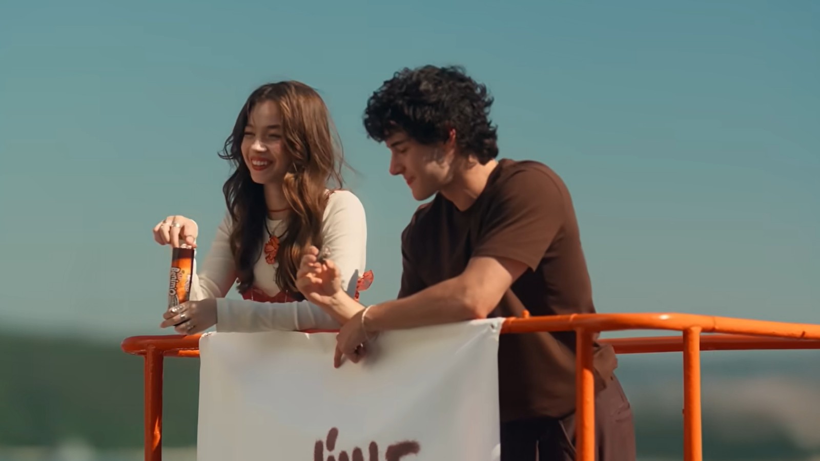 ETİ Benim’O, Yeni Reklam Kampanyasında Alisa Sezen Sever ile Ekranda 2 ETİ